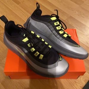 Youth Boys Nike Air Max - Size 7 - New in Box